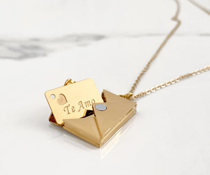Collar Amar