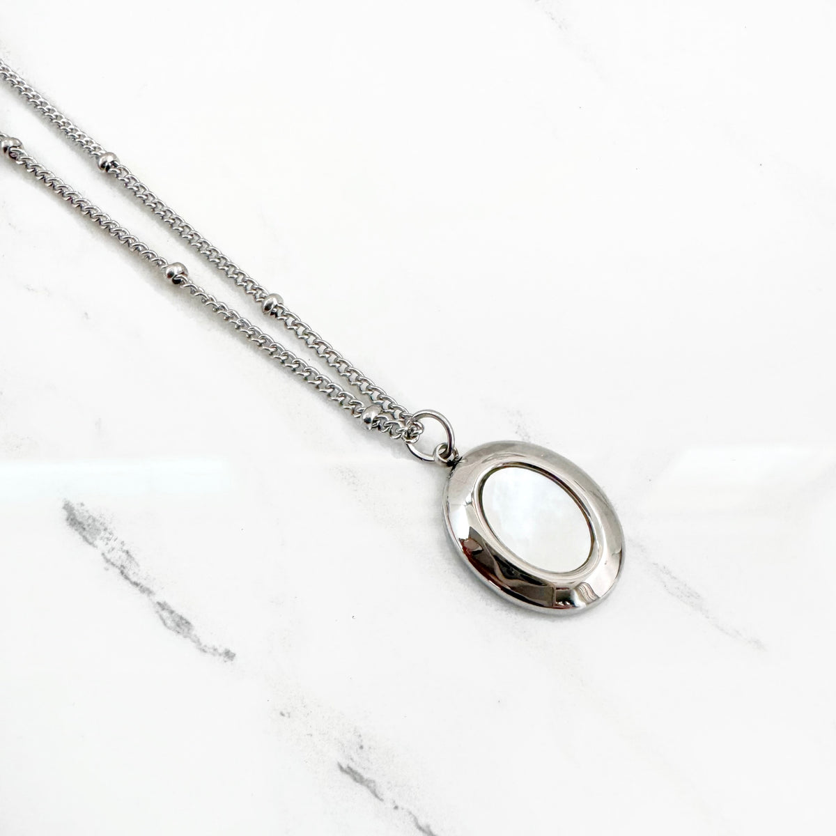 Collar Oval Concha Nácar